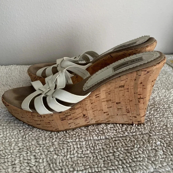 Two pair!! White House Black Market and Steve Madden platform strap heels 9 - Picture 10 of 15